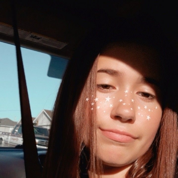 Meet your Posher, Carli - Picture 1 of 1